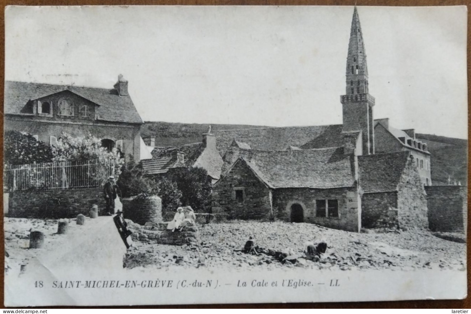 SAINT-MICHEL-EN-GREVE - La Cale Et L'Eglise - Côtes D'Armor (22) - CPA - Ecrite - Bretagne - Saint-Michel-en-Grève