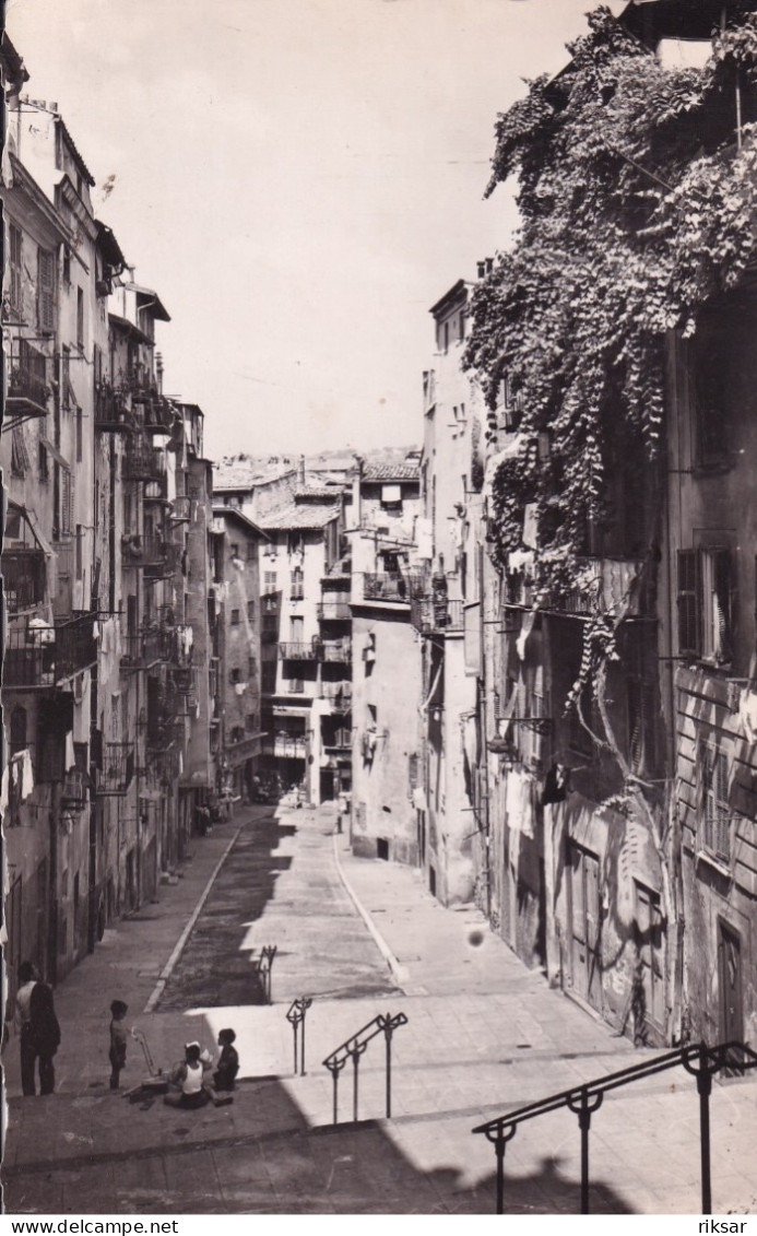 NICE - Life In The Old Town (Vieux Nice)