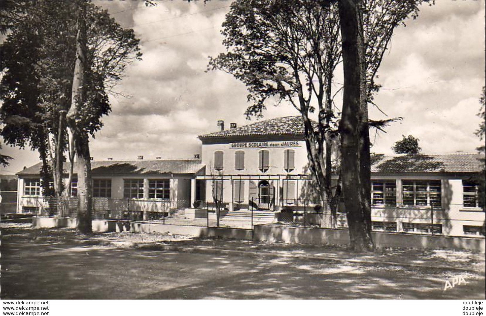 D82  RÉALVILLE  Le Groupe Scolaire Jean Jaurès  ......... Carte Peu Courante - Realville