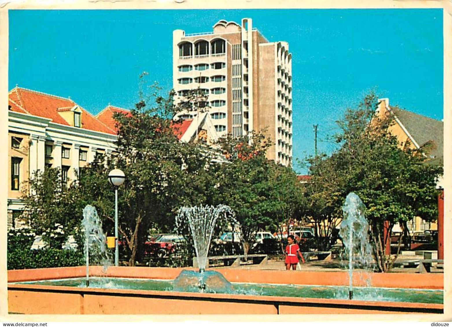 Antilles - Antilles Neérlandaises - Netherlands Antilles - Curaçao - Wilhelmina Park With The Tower Of The Curaçao Plaza - Curaçao