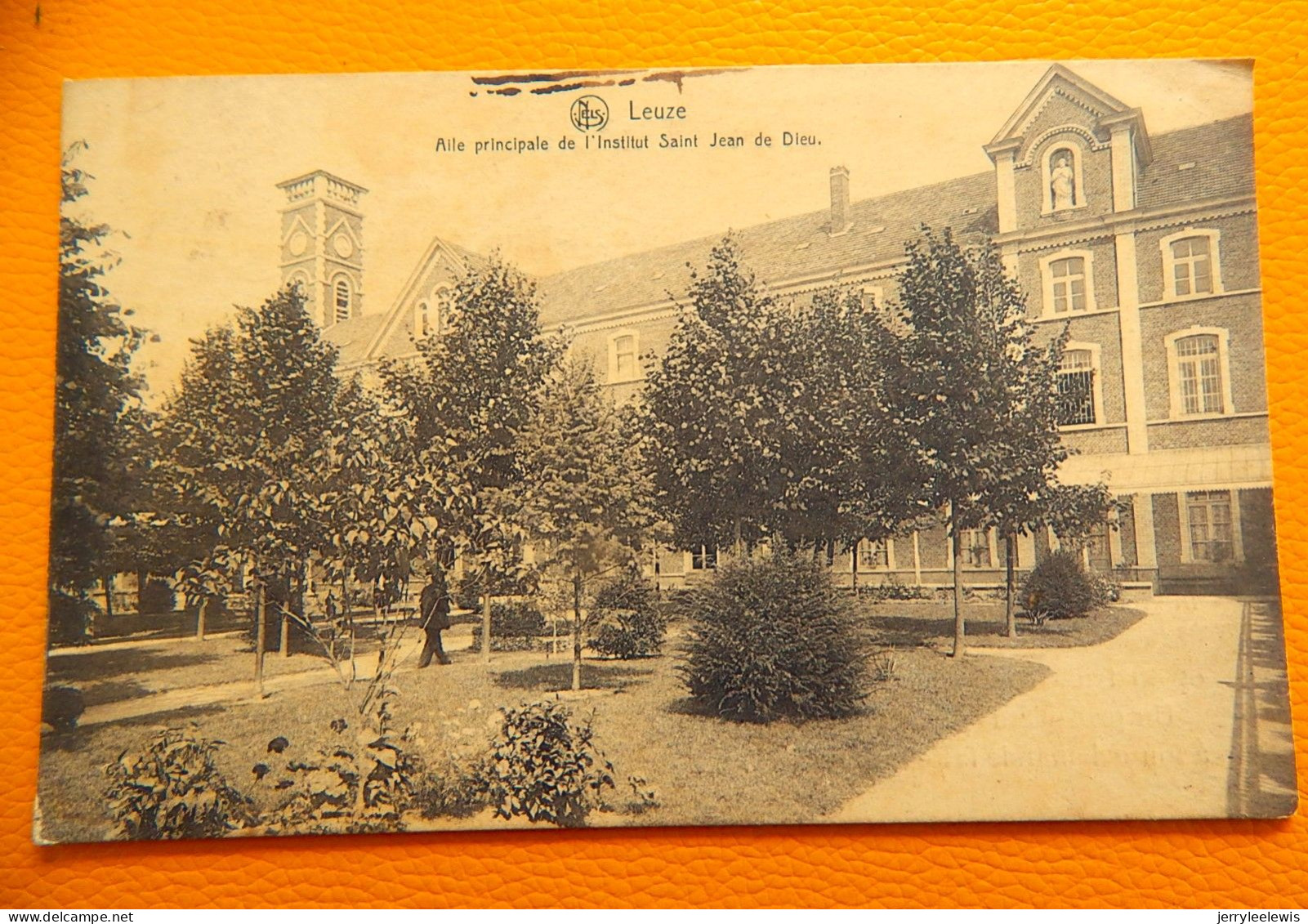 LEUZE  - Aile Principale De L'Institut Saint Jean De Dieu - Leuze-en-Hainaut