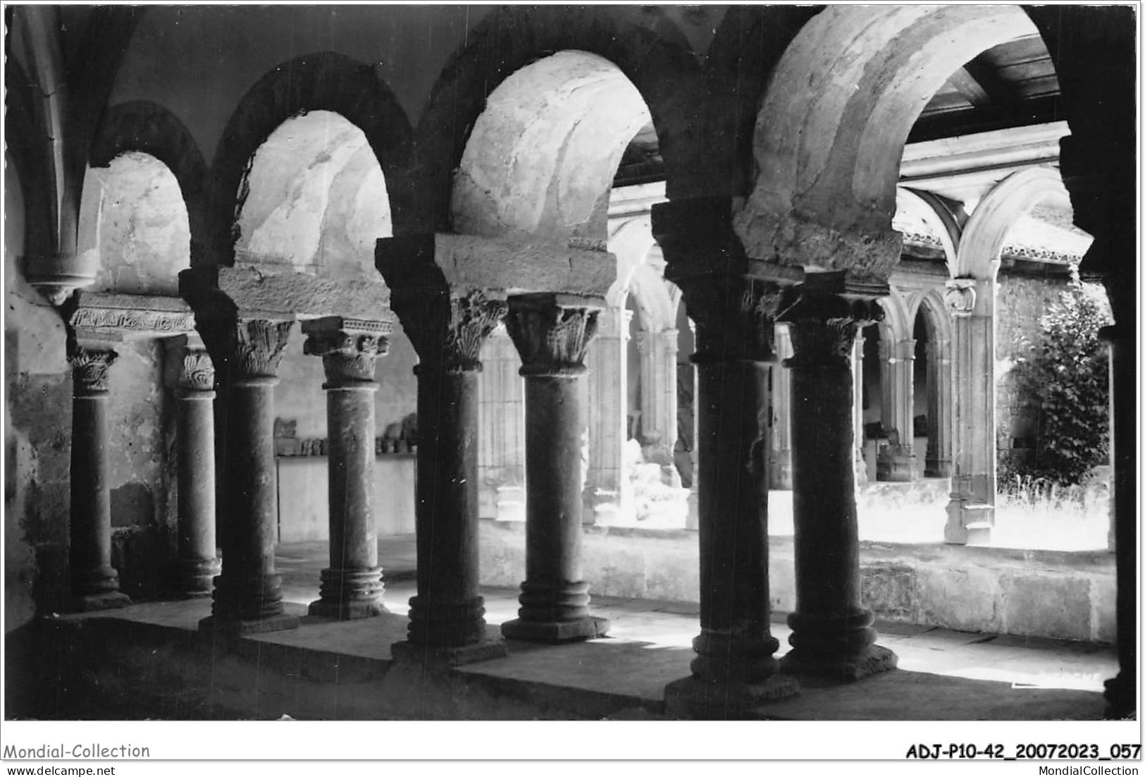 ADJP10-42-0836 - CHARLIEU - Abbaye Benedictine - Cloitre A Colonnes Jumelées - Roman Primitif - Charlieu