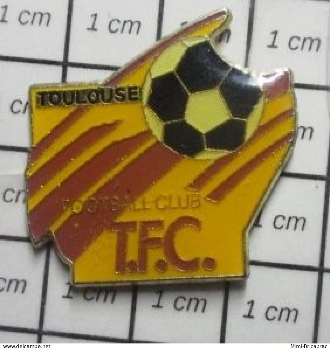 1316c  Pins Pin's / Rare & Belle Qualité THEME SPORTS / FOOTBALL CLUB TFC TOULOUSE - Football