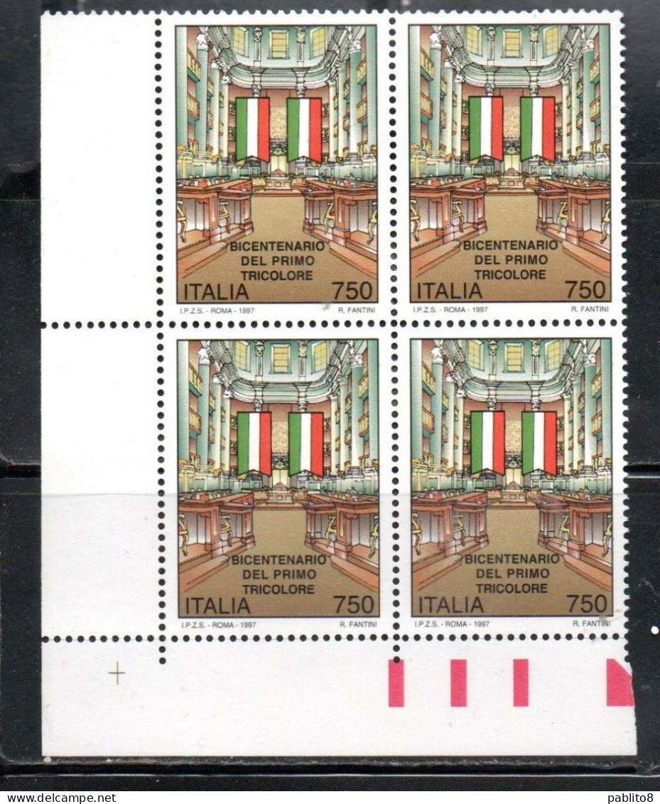 ITALIA REPUBBLICA ITALY REPUBLIC 1997 BICENTENARIO DEL PRIMO TRICOLORE QUARTINA ANGOLO DI FOGLIO BLOCK MNH - 1991-00: Neufs