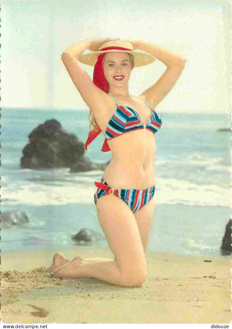 Pin-ups - Femme En Maillot De Bain - Baigneuse - CPSM Grand Format - Voir Scans Recto-Verso - Pin-Ups