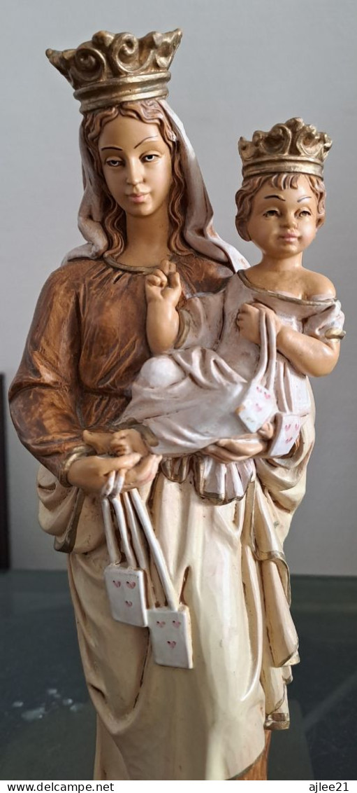 Statue Sainte Vierge Marie Et Enfant Jesus.  Scapulaire Du Mont Carmel.  Numéroté 2 / 87.