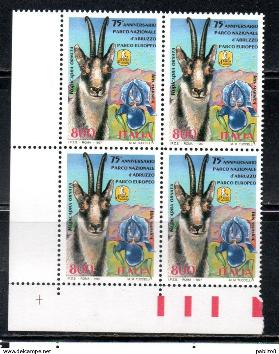 ITALIA REPUBBLICA ITALY REPUBLIC 1997 PARCO NAZIONALE D'ABRUZZO NATIONAL PARK QUARTINA ANGOLO DI FOGLIO BLOCK MNH - 1991-00: Neufs