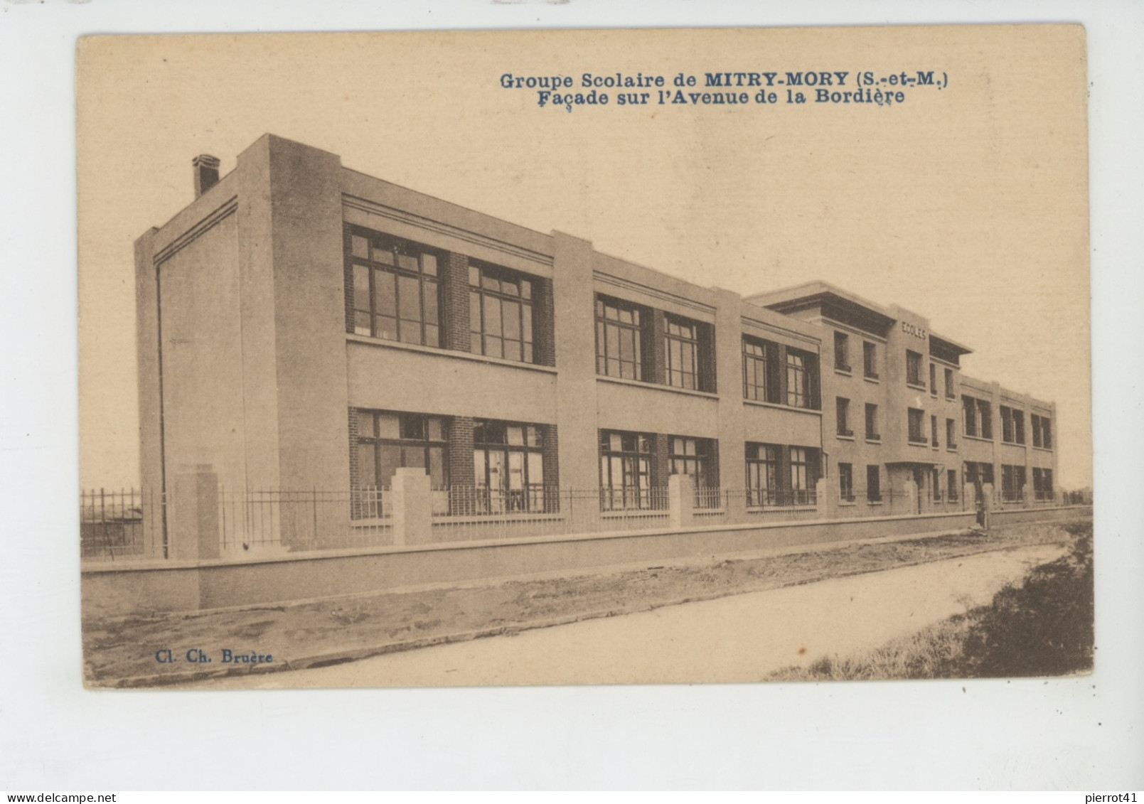 MITRY MORY - Groupe Scolaire - Façade Sur L'Avenue De La Bordière - Mitry Mory