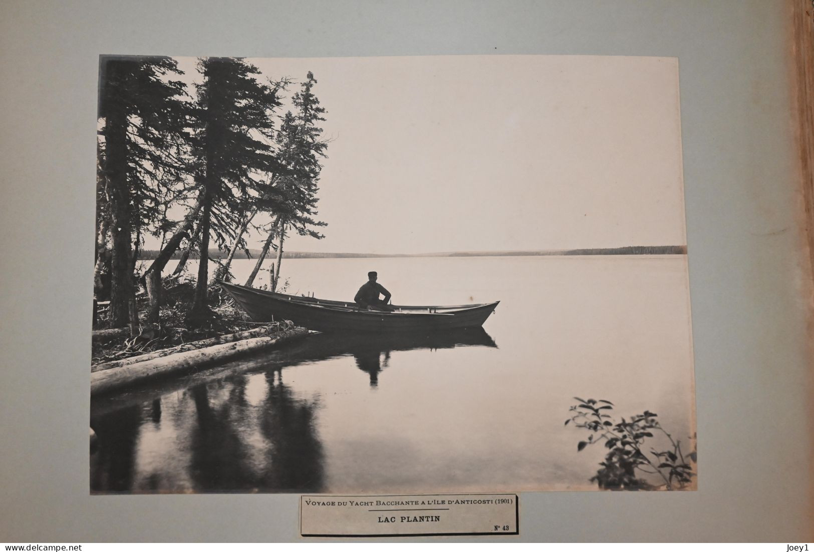 Anticosti ,l'Album photo qui raconte l histoire de l'ile d ' Anticosti après l achat de l ile par Henri Menier en 1895