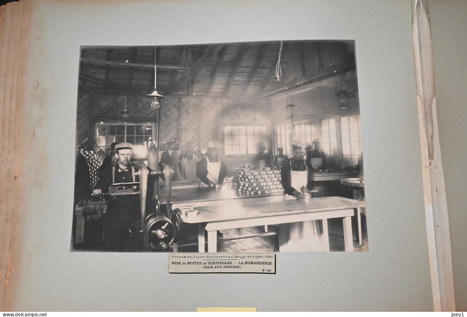 Anticosti ,l'Album photo qui raconte l histoire de l'ile d ' Anticosti après l achat de l ile par Henri Menier en 1895