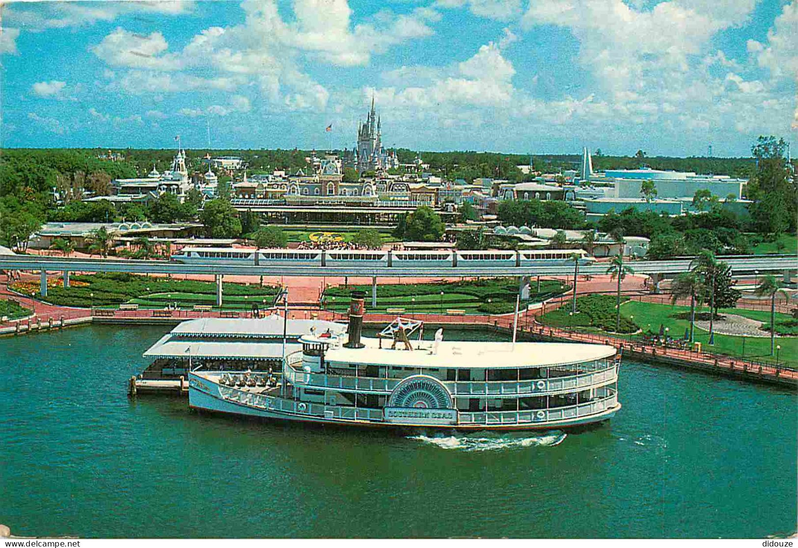 Parc D'Attractions - Walt Disney World Orlando - Gateway To The Magic Kingdom - Bateaux - CPM - Voir Scans Recto-Verso - Disneyworld