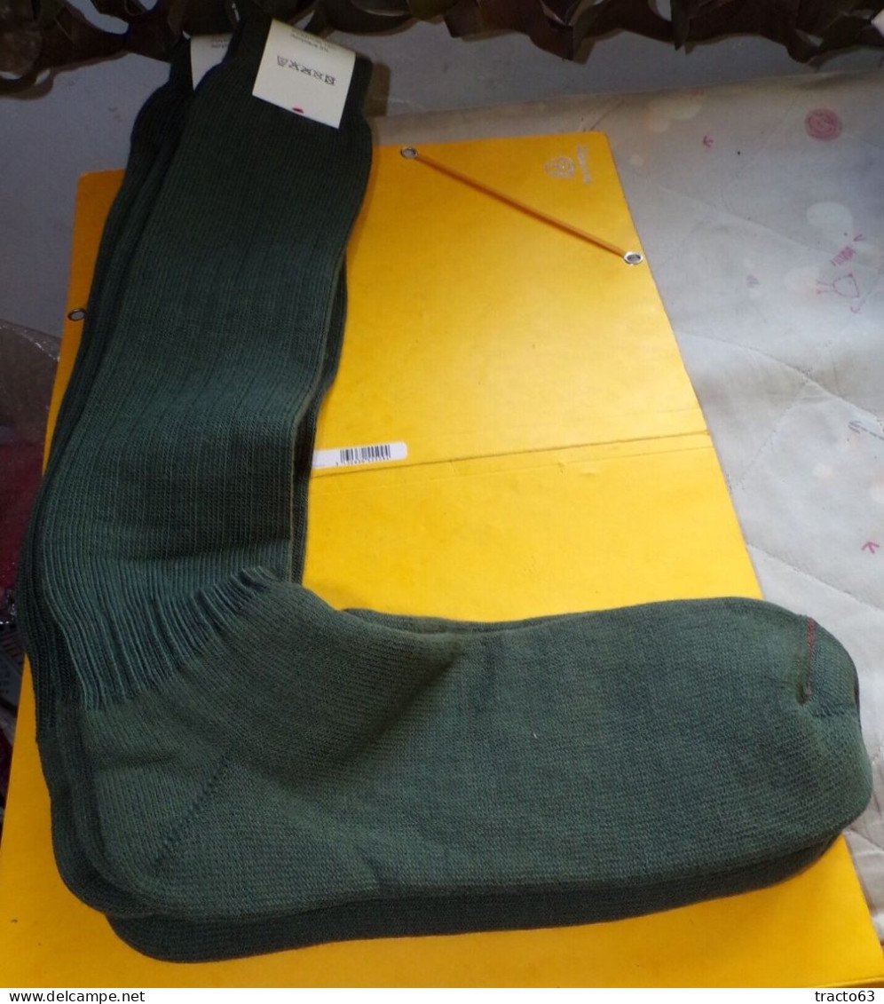 CHAUSSETTES KAKI POUR LE FROID EN LOT DE 3 , POINTURE 45/47 , 41% DE LAINE , FABRICATION FRANCAISE 60220 MOLIENS,  ETAT - Equipement