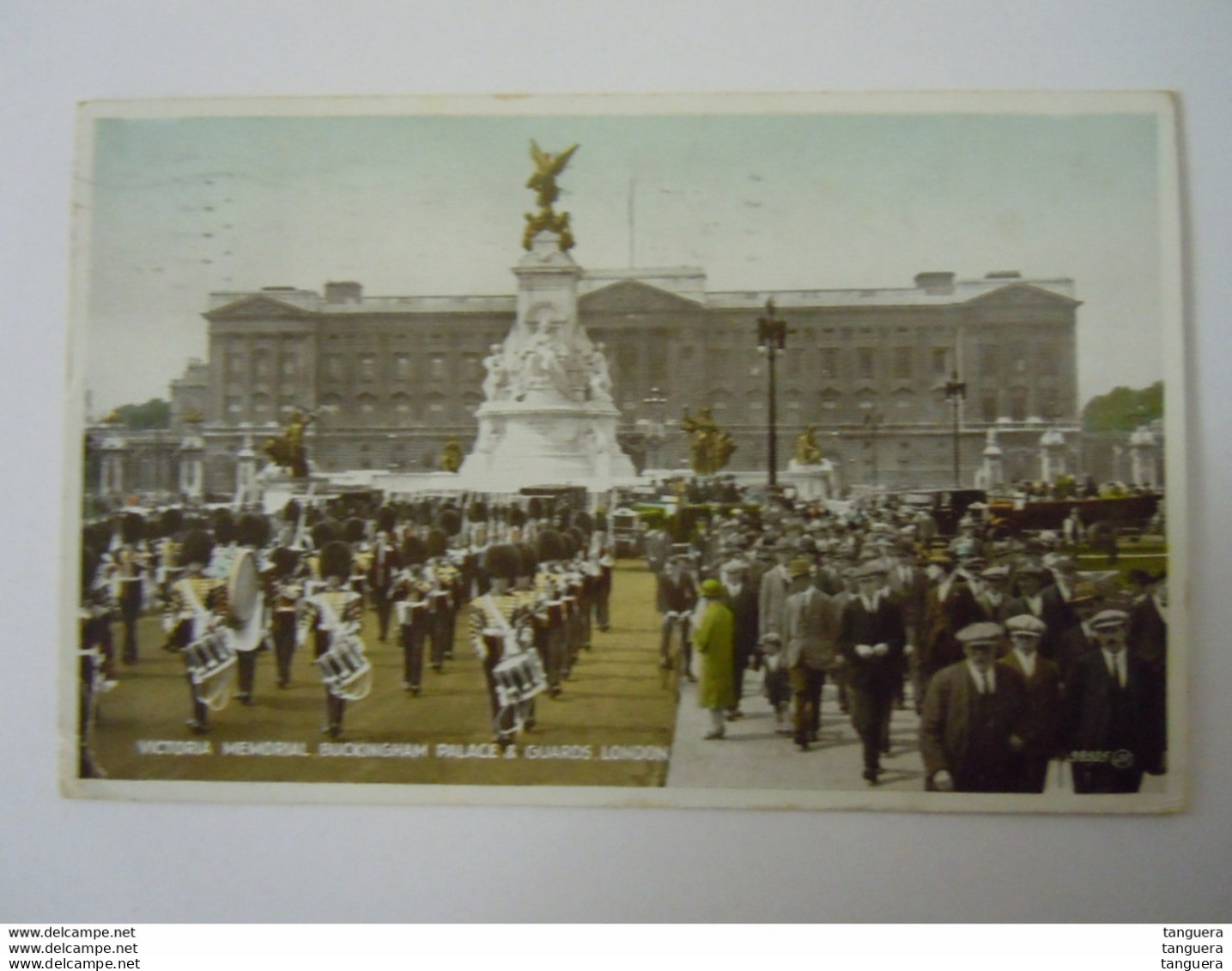 London Victoria Memorial Buckingham Palace & Guards Animated Animée Edit Selfridge Used 1936 1 Corner Little Damaged - Buckingham Palace