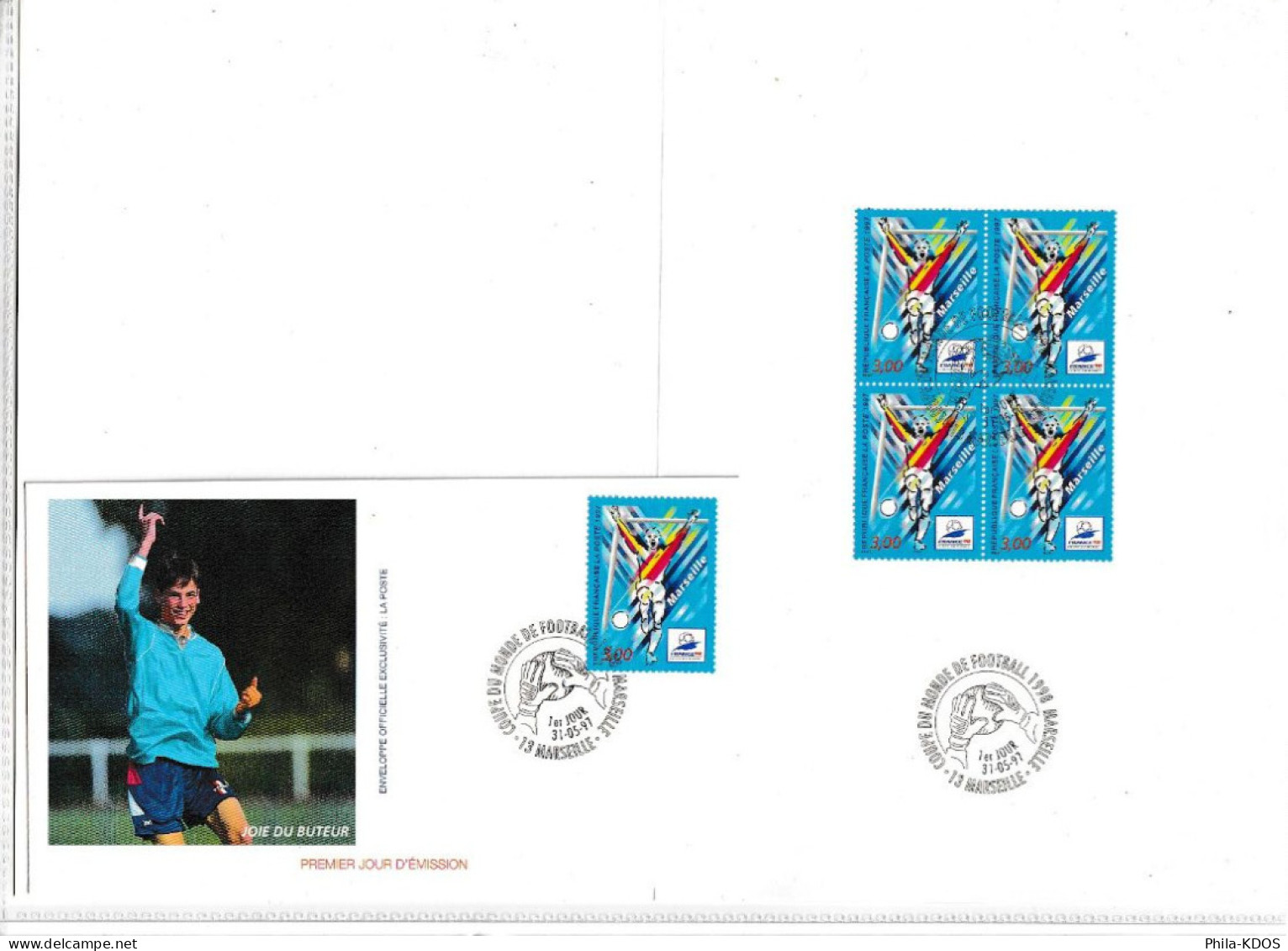 (Faciale 22.50 €)  Lot " STADES DE LA COUPE DU MONDE DE FOOTBALL " sur 10 Encarts et Enveloppes 1er jour FDC A saisir !