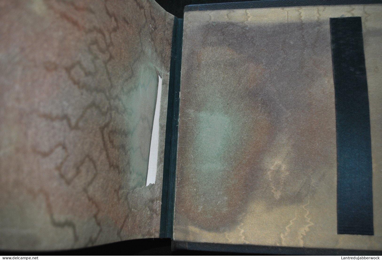 Grand ancien album photo oblong vide (33 x 22.50 cm) dos et coins cuir bleu pour 96 photos ( 8 x 10.50 cm)