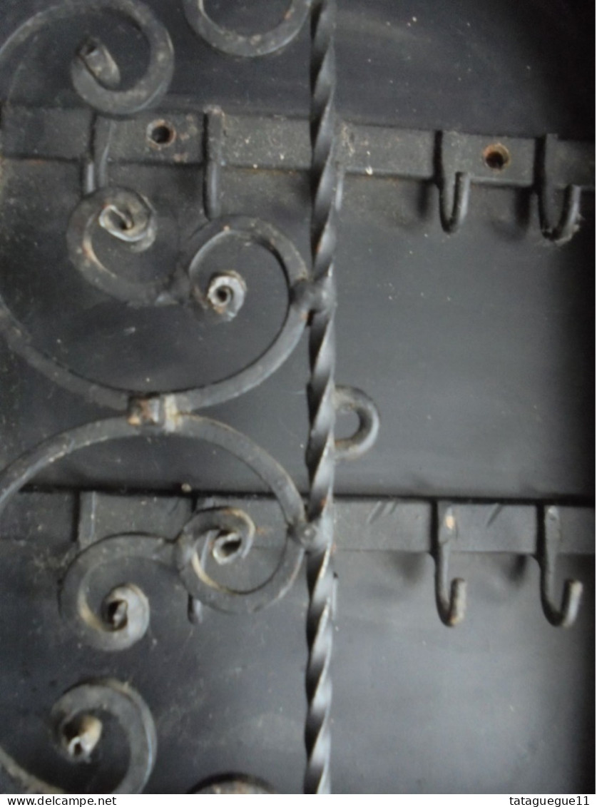 Ancien - Porte clefs en fer forgé ferronnerie artisanale