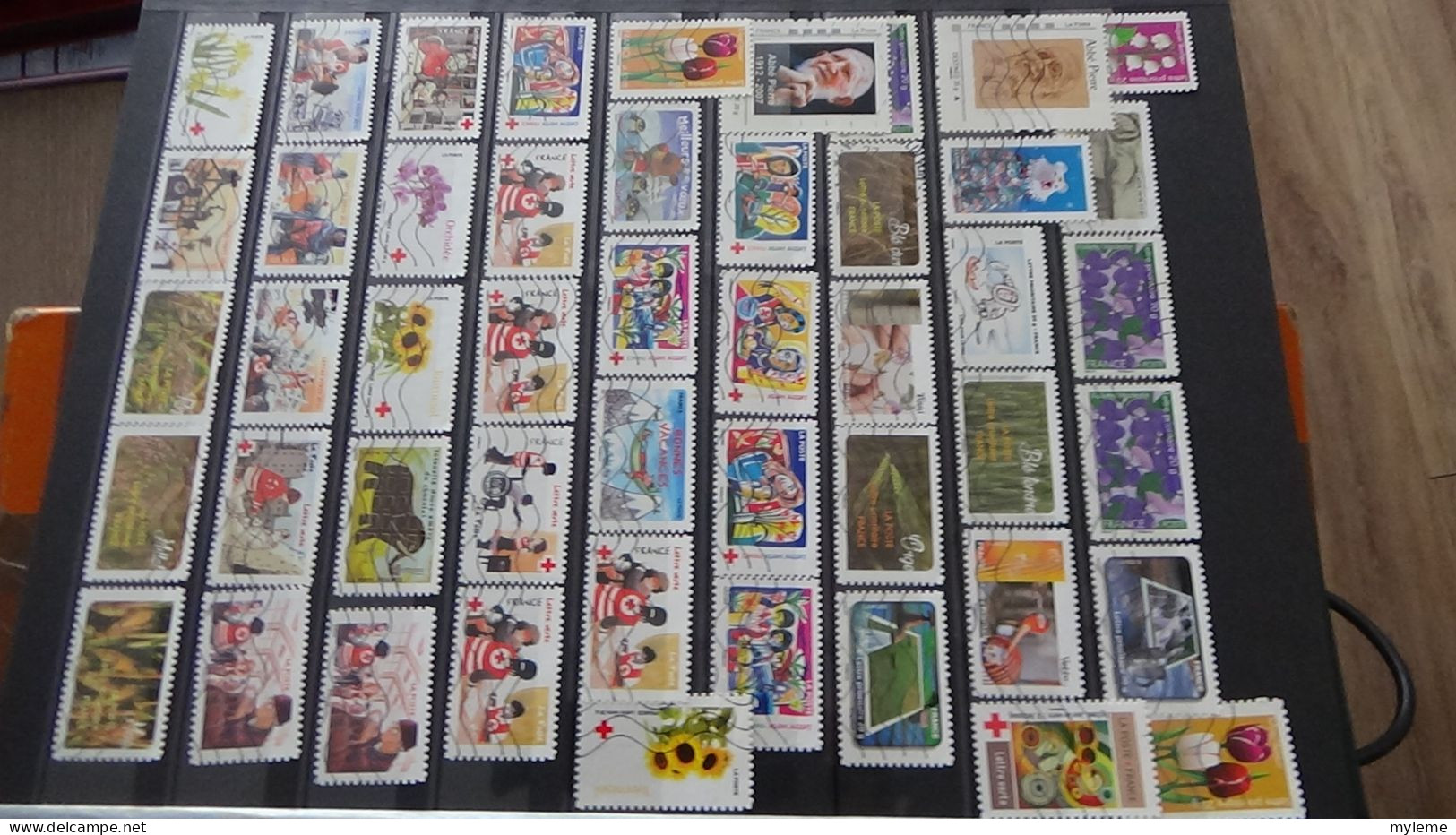 AZ104 Bel ensemble de timbres autoadhésifs oblitérés de France.  A saisir !!!