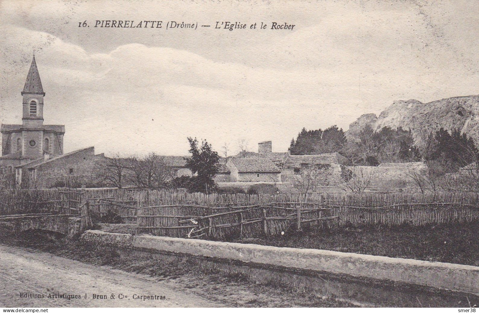 26 - Pierrelatte - L'eglise Et Le Rocher - Pierrelatte