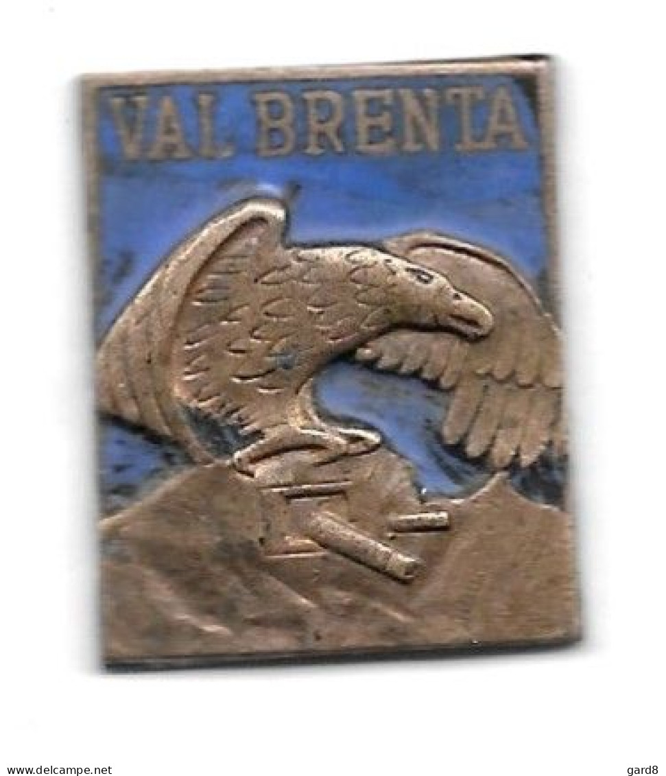 Insigne émaillé D'une Unité De Montagne De L'armée Italienne   - époque 39/45 - 1939-45