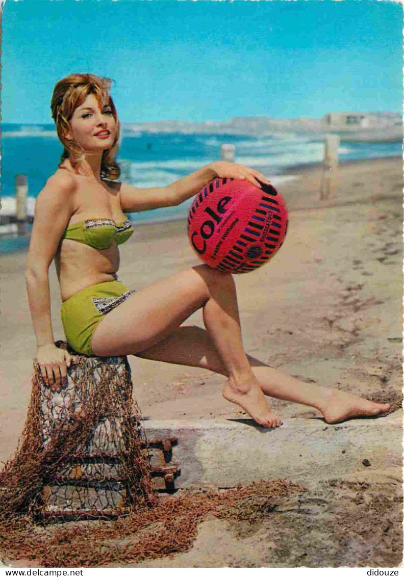 Pin-ups - Femme En Maillot De Bain - Baigneuse - CPSM Grand Format - Voir Scans Recto-Verso - Pin-Ups