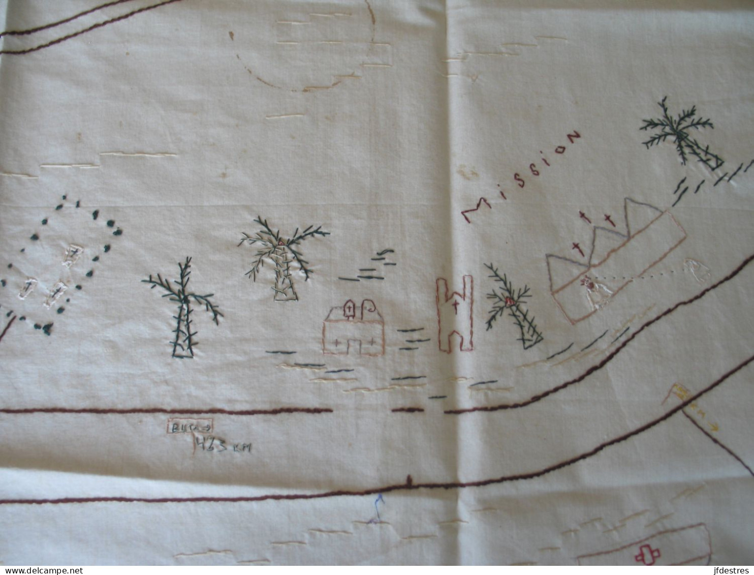 Nappe Brodée de 90 x 90 cm Niangara, Haut-Uele, RD Congo Plan Quartier des belges, camp militaire et mission... 1938