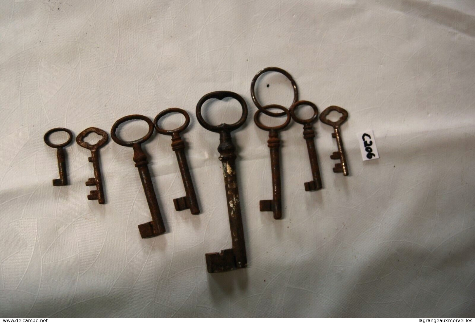 C206 8 Anciennes Clefs De Chateau - France - Old Casstle - Ferronnerie