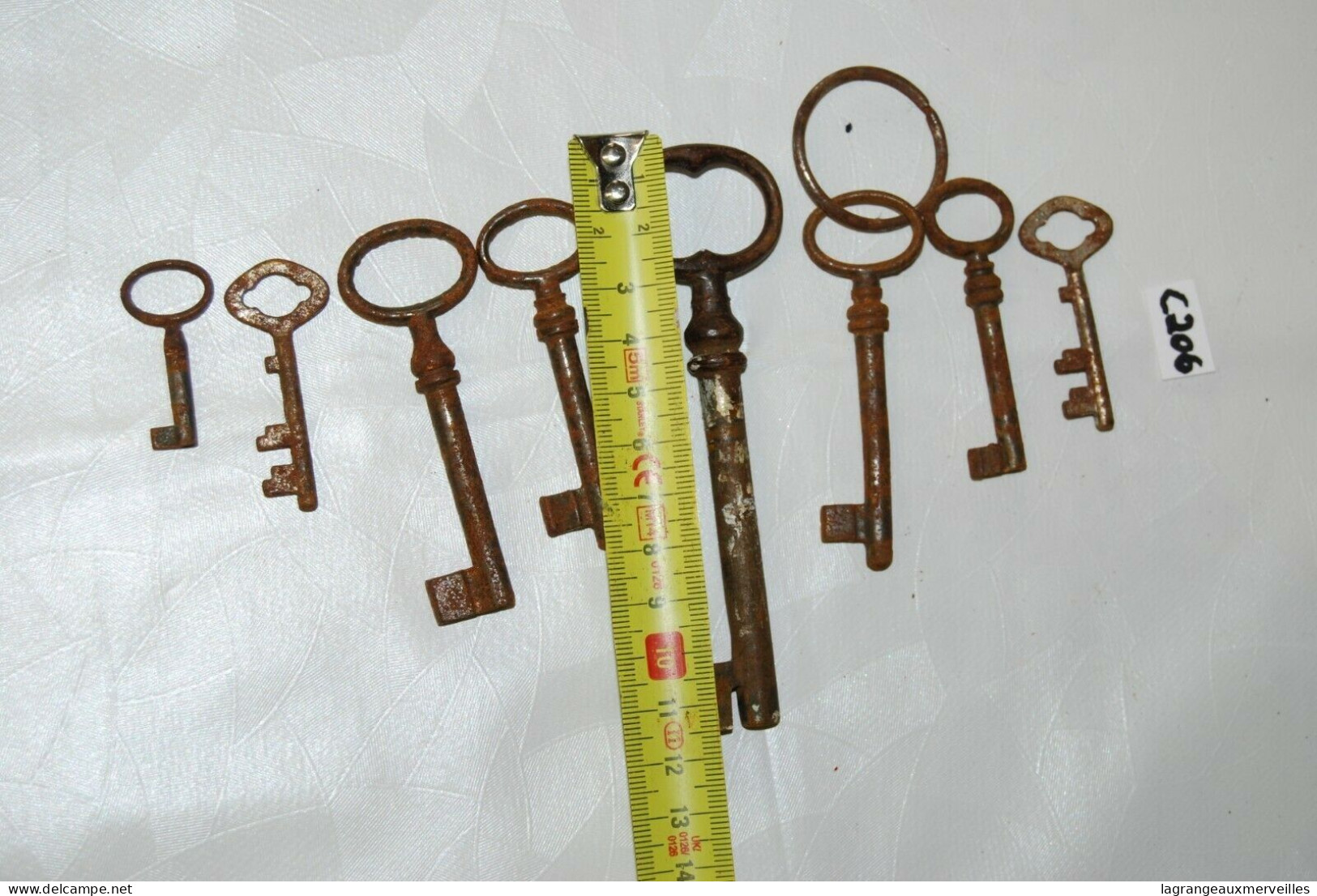 C206 8 Anciennes Clefs De Chateau - France - Old Casstle - Ijzerwerk