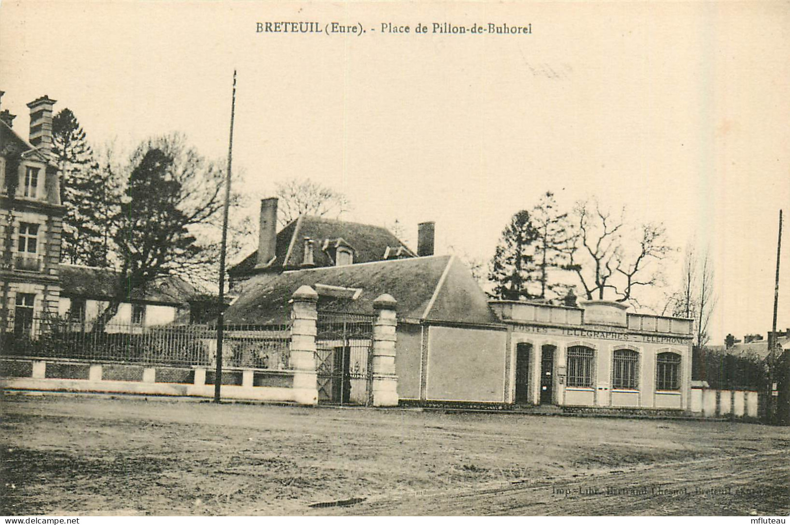 27* BRETEUIL  Place De Pillon De Buhorel       RL33.0364 - Breteuil