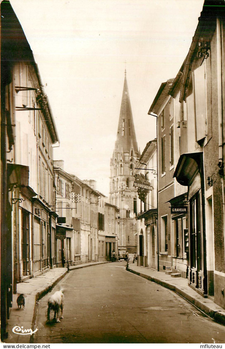 33* LANCON  Rue St Gervais  CPSM -FORMAT (9X14cm)      RL33.1352 - Langon