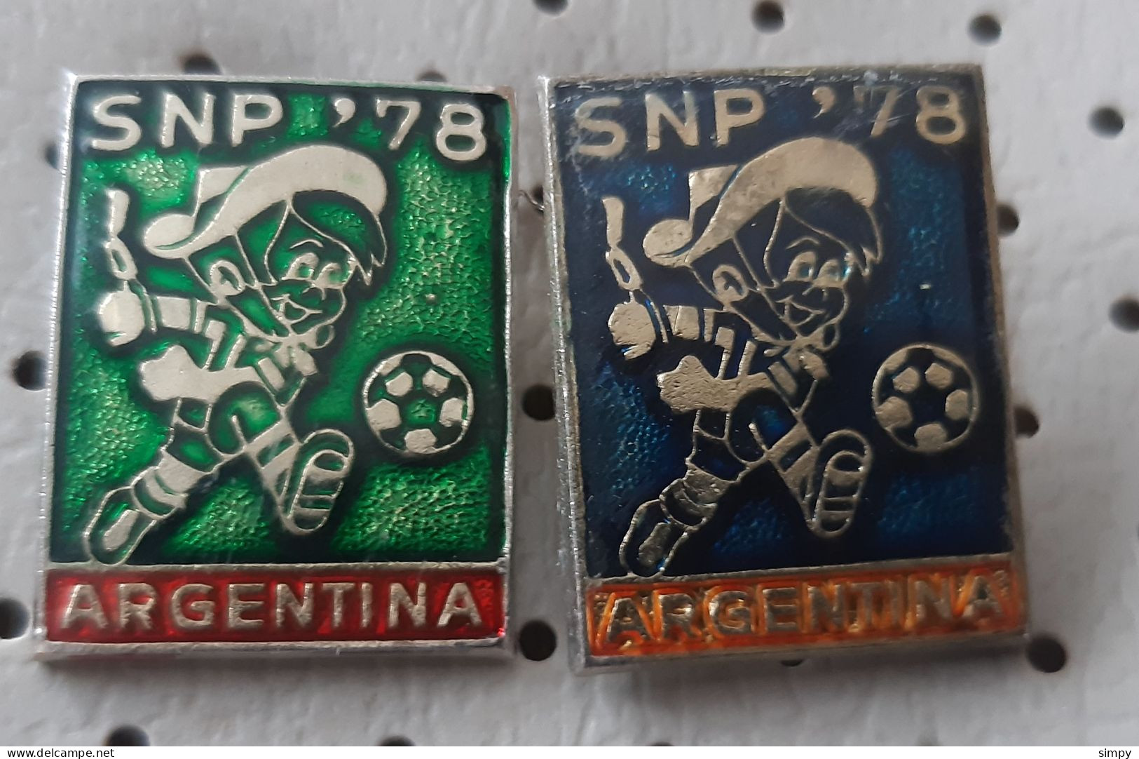 Football World Cup 1978 Argentina Mascot Gauchito Soccer Socker Calcio Pins Badge - Football