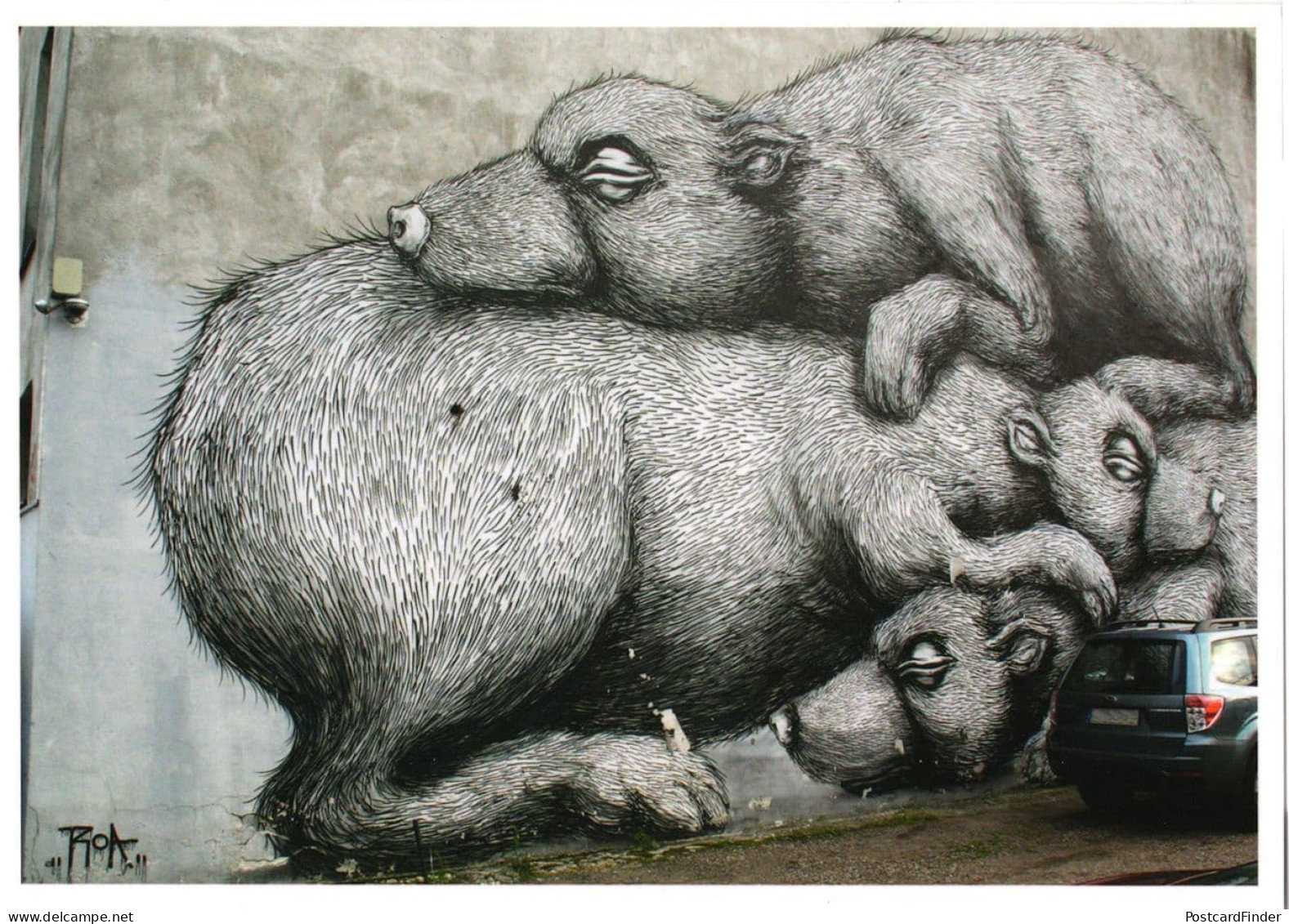 Warsaw Russian Bears Crush Transport Amazing Graffiti Street Art Postcard - Photographie