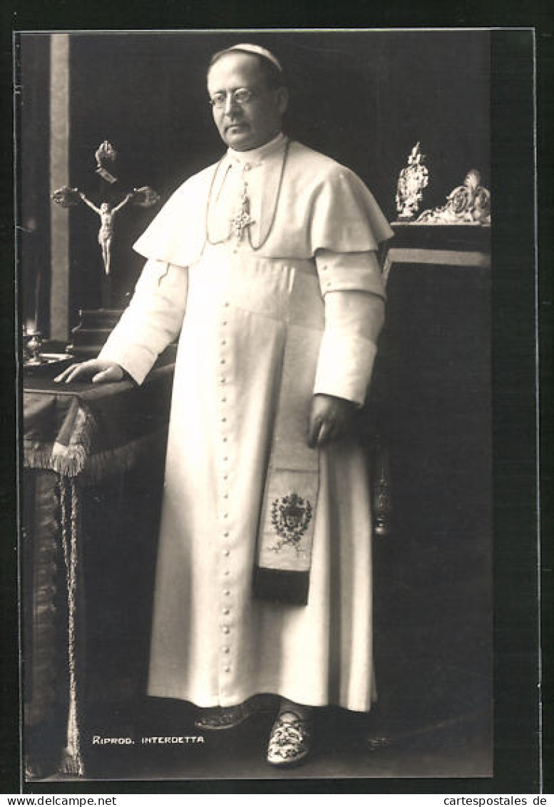 AK Papst Pius XI. Neben Seinem Schreibtisch Stehend  - Papes