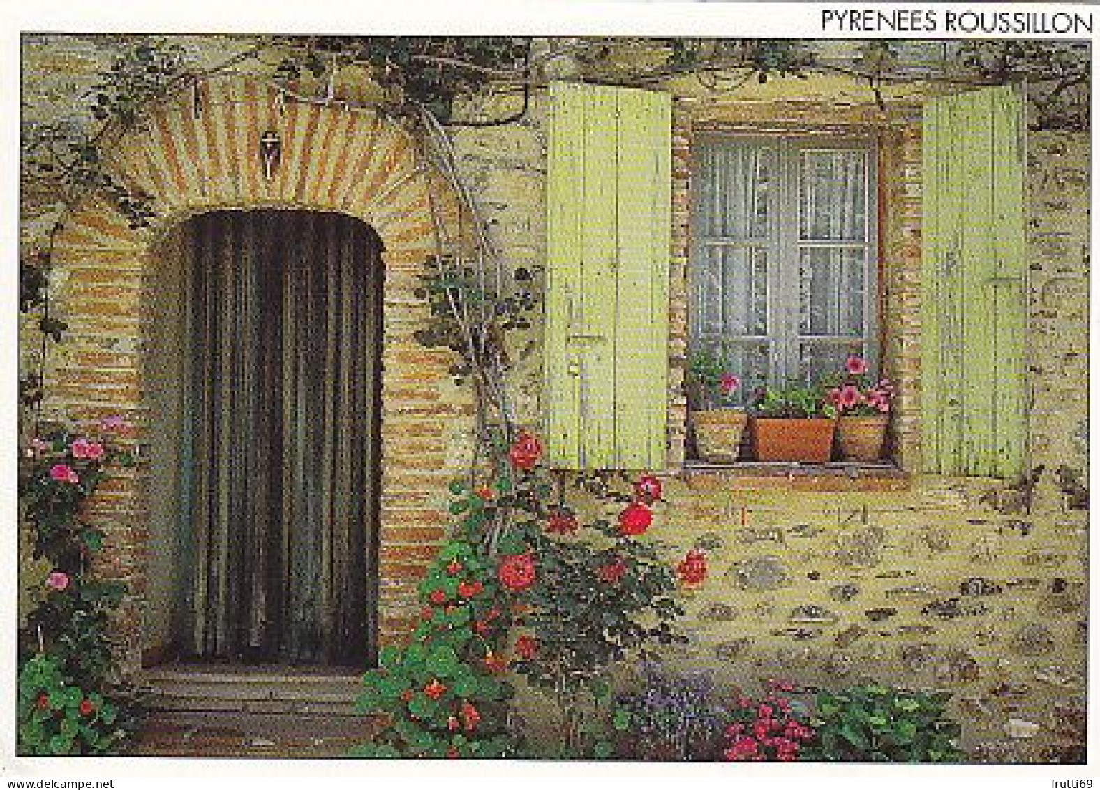 AK 209747 FRANCE - Roussillon - Roussillon