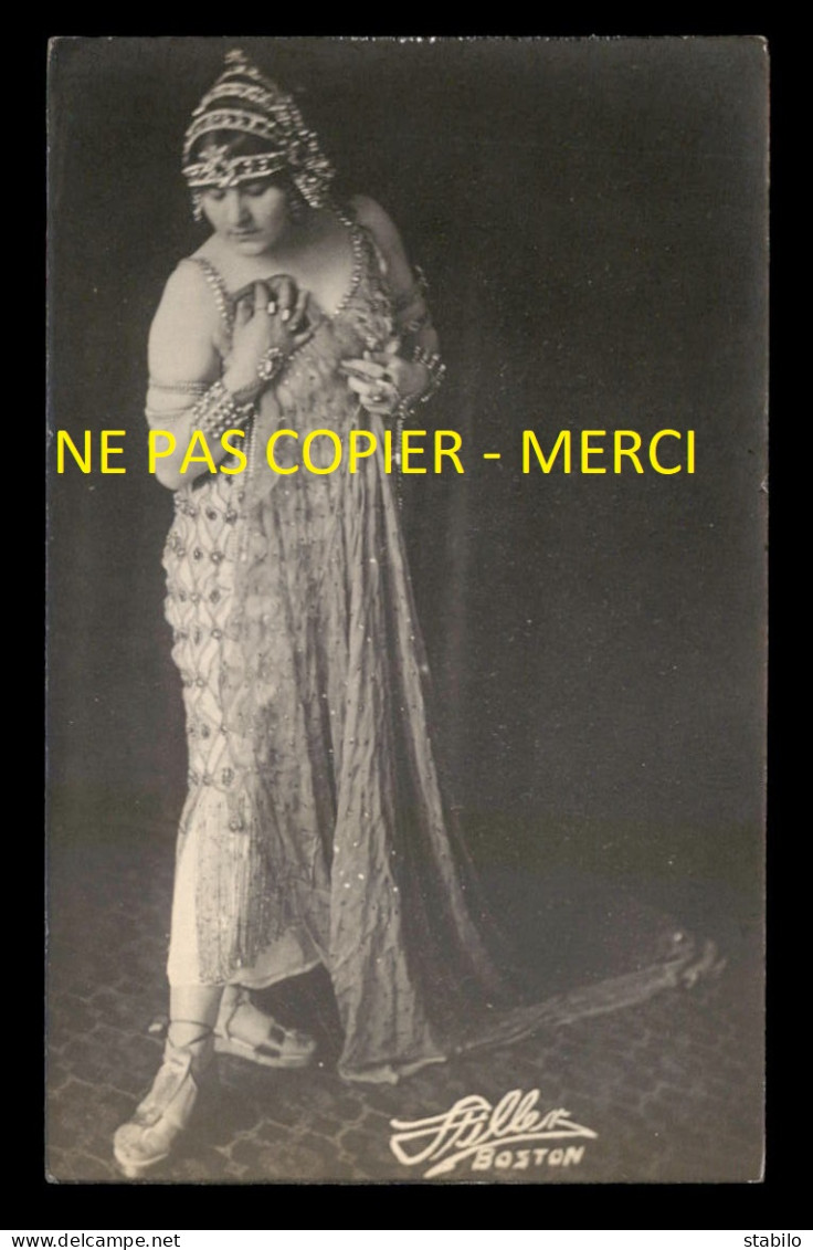 CHANTEUSE A L'OPERA DE BOSTON - CARTE PHOTO ORIGINALE - Chanteurs & Musiciens