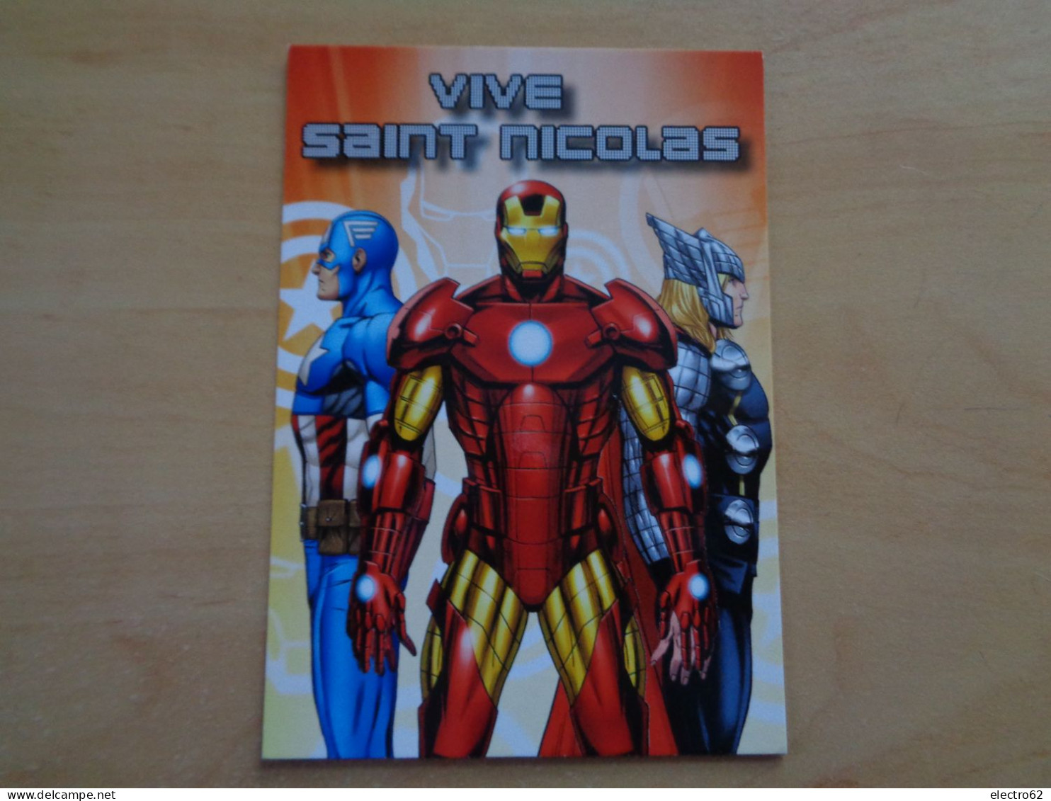 Carte Postale Saint Nicolas Marvel Avengers Iron Man Thor Captain America Comic Comico Tegneserie BD Bande Déssinée - Bandes Dessinées