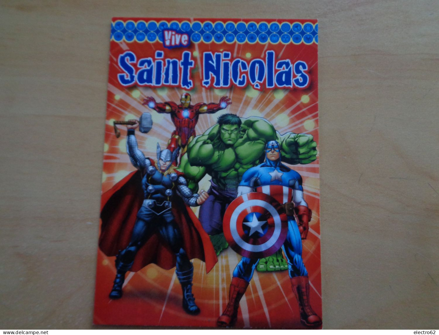 Carte Postale Saint Nicolas Marvel Avengers Thor Iron Man Hulk Captain America Comic Comico Tegneserie BD Bande Déssinée - Bandes Dessinées