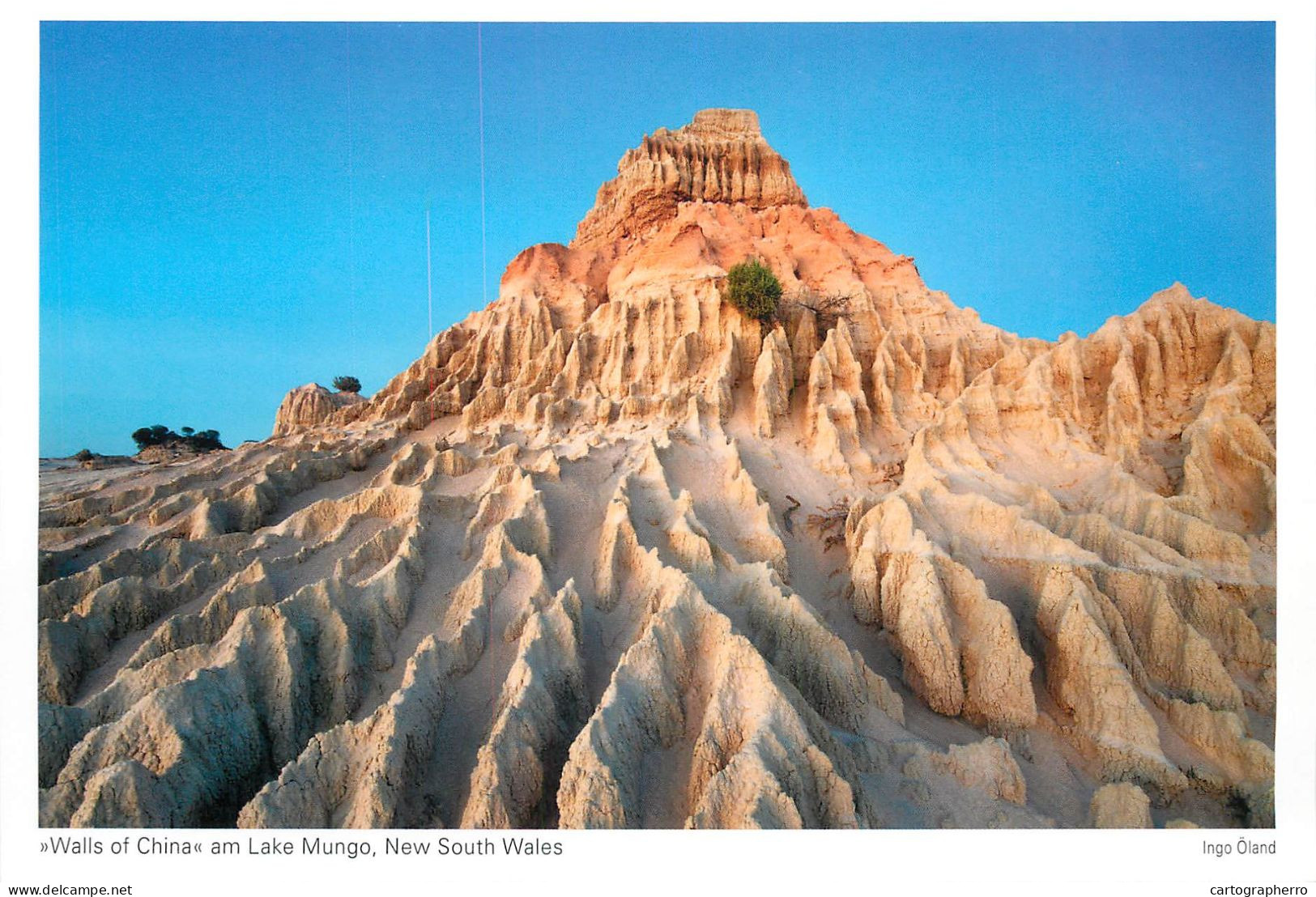 Postcard Australia New South Wales Walls Of China And Lake Mungo - Sonstige & Ohne Zuordnung