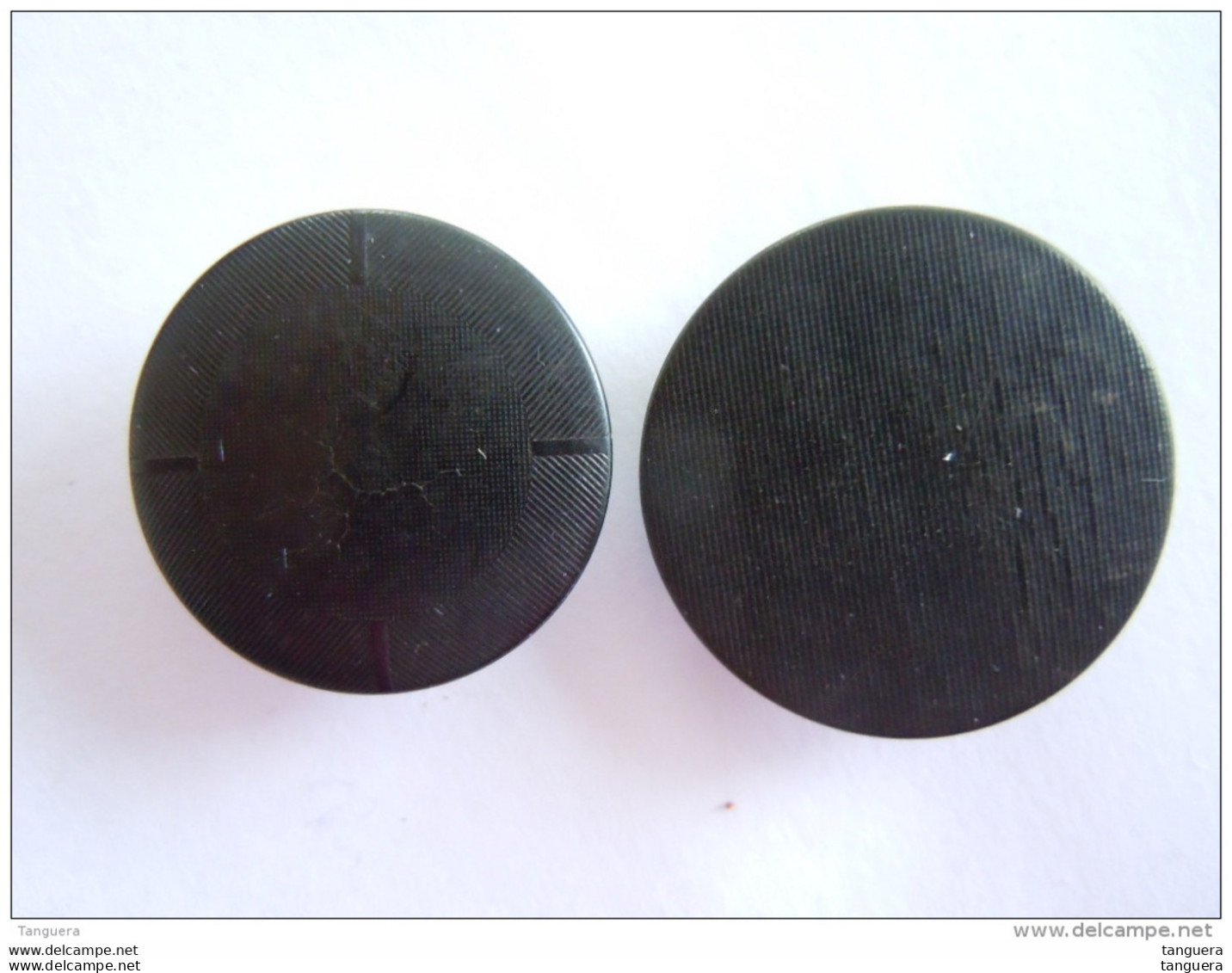 2 Knopen 2 Boutons  Bakeliet Bakelite Zwart Noir Diam  2,30 &amp; 2,60 Cm - Boutons