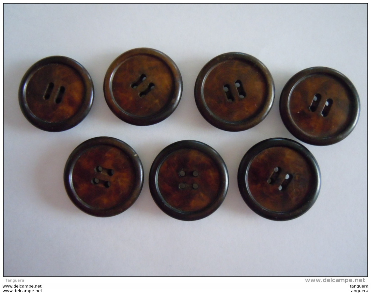 7 Knopen 7 Boutons Caseine Marron Bruin 2,70 Cm - Boutons