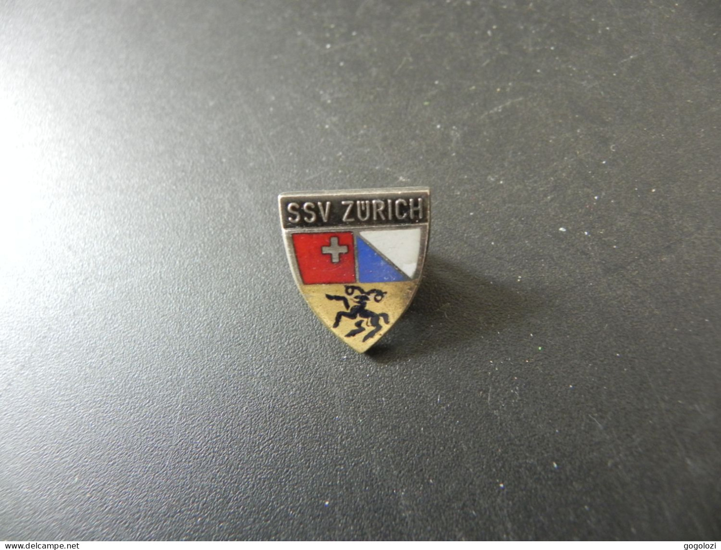 Old Badge Schweiz Suisse Svizzera Switzerland - Schwyzer Und Schaffhauser Verein Zürich - Sin Clasificación