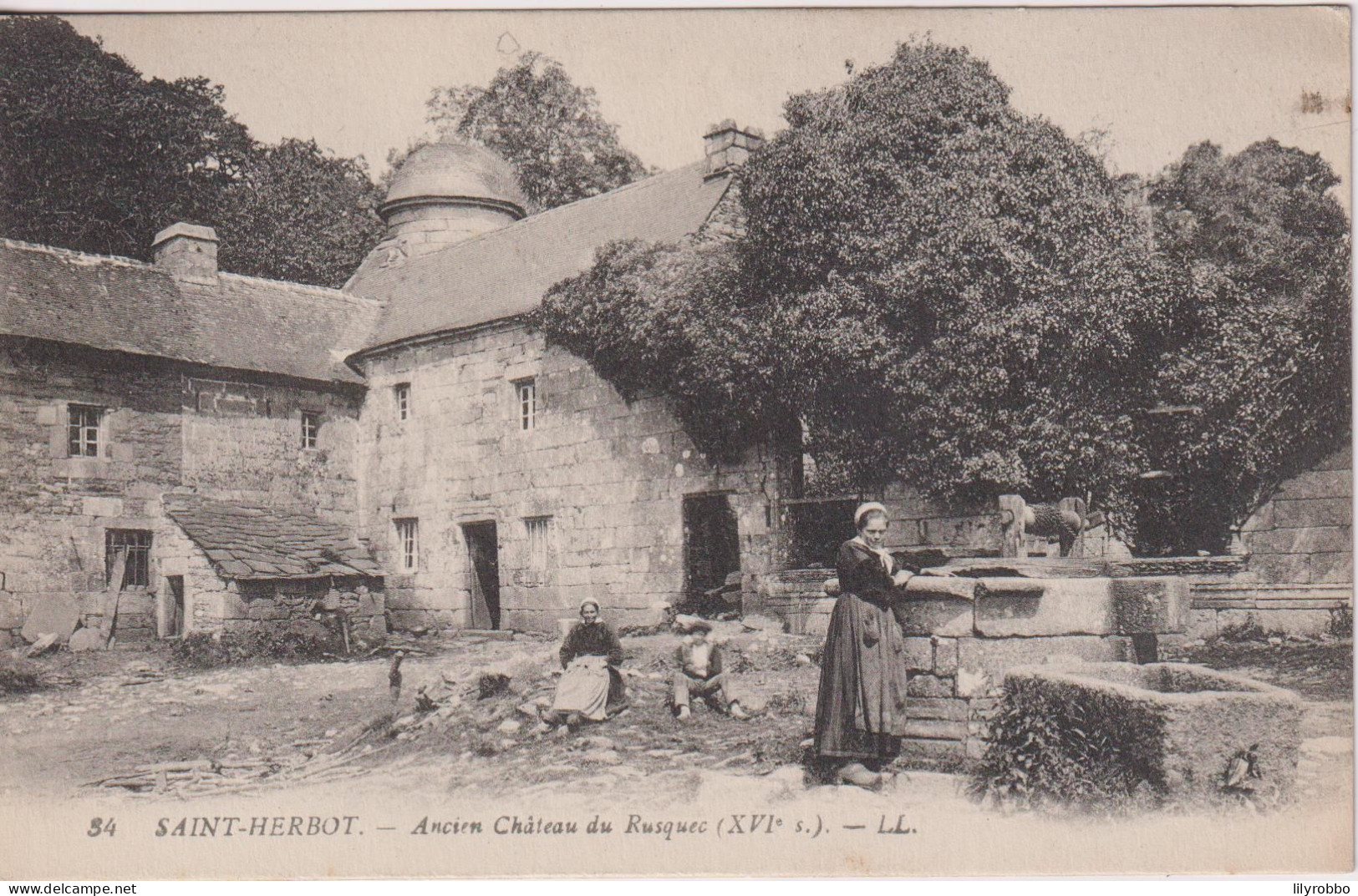 FRANCE - SAINT-HERBOT.  Ancien Chateau Du Rusquec.  By LL 34 - Saint-Herbot