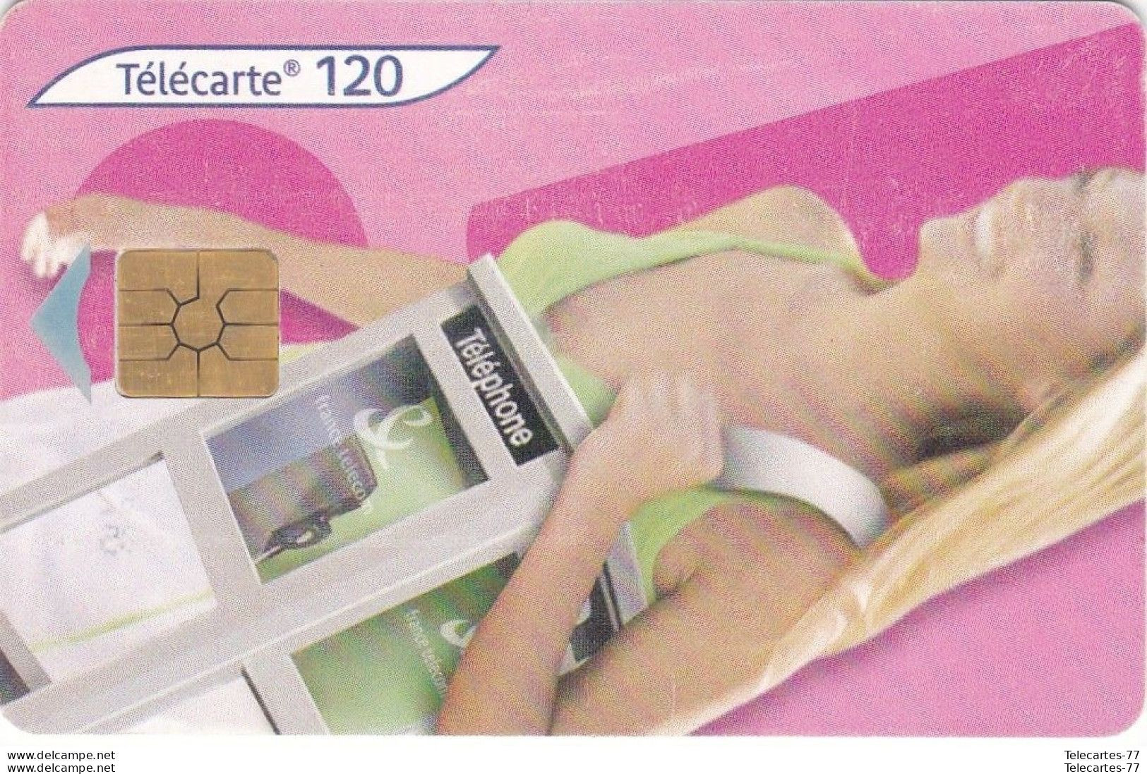 F1323C-CABINE BAGAGE 2-femme-120u-GEM2-04/04 - 2004