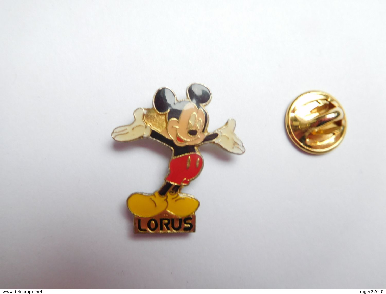 Beau Pin's , Disney , Mickey , Marque Lorus , Montre , Watch - Disney