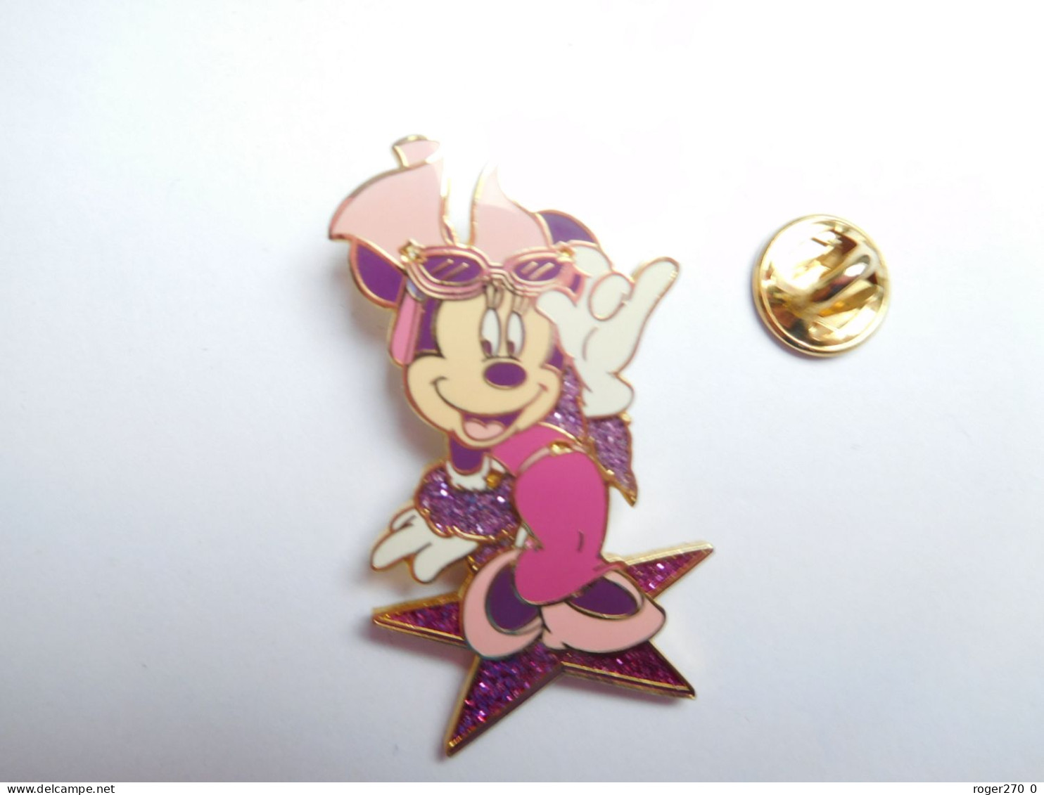 Superbe Pin's , Disney , Minnie , Disneyland Resort Paris - Disney