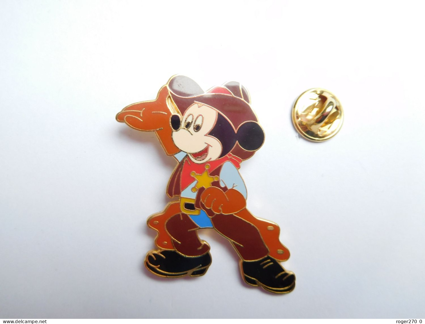 Superbe Pin's , Disney , Mickey En Cow Boy  , Disneyland Resort Paris - Disney