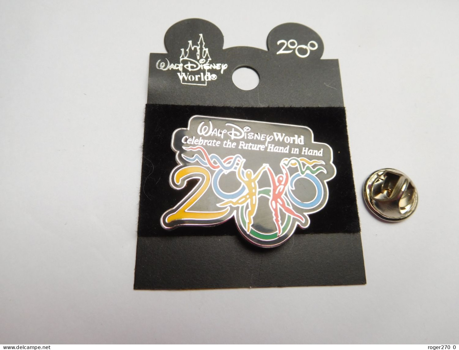 Superbe Pin's , Disney , Walt Disney World , Celebrate The Future And In Hand - Disney