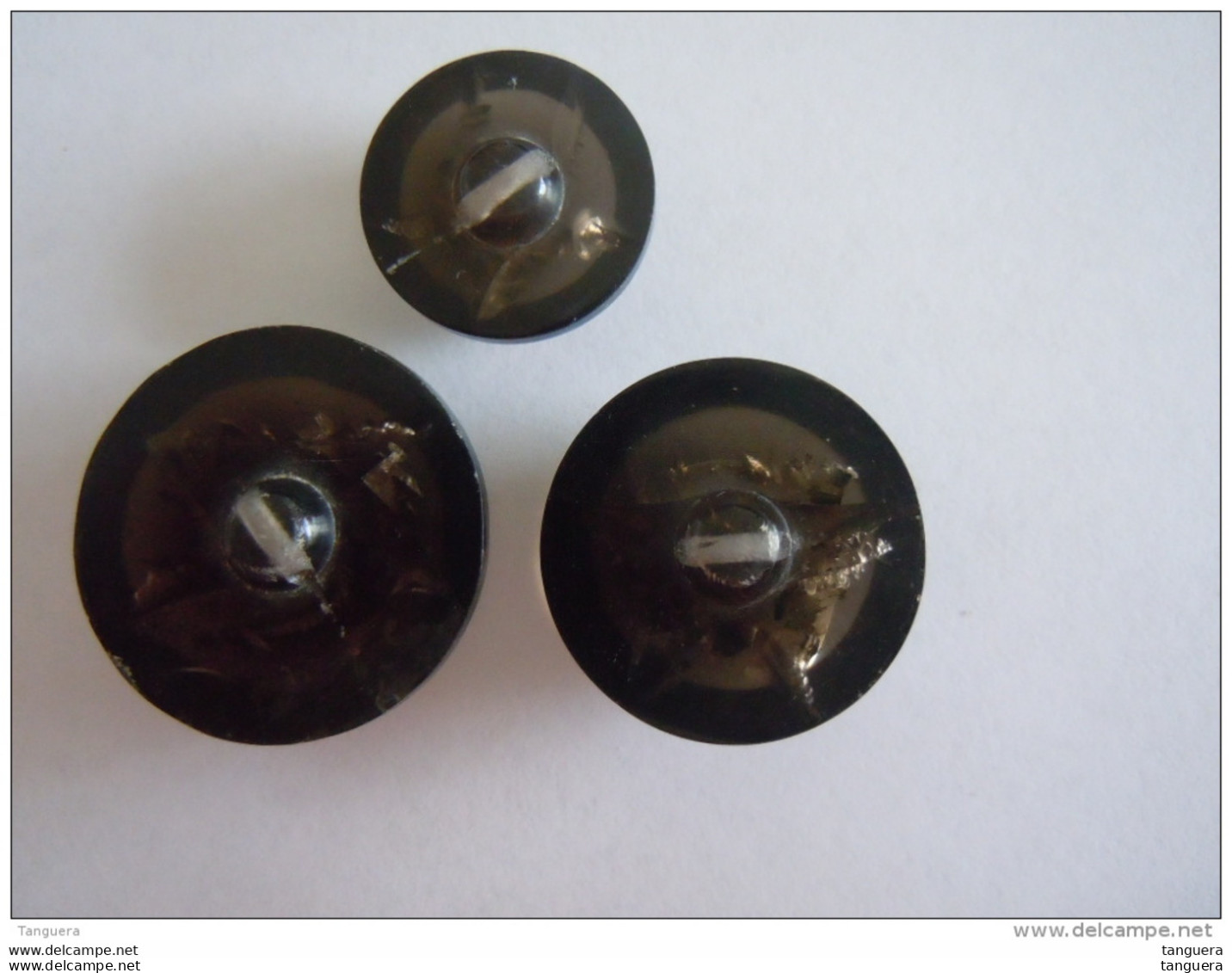 3 Vintage  Knopen Zwart-grijs Transparant Plastic 3 Boutons Noir-gris 2,80 + 2.50 + 2 Cm - Knopen