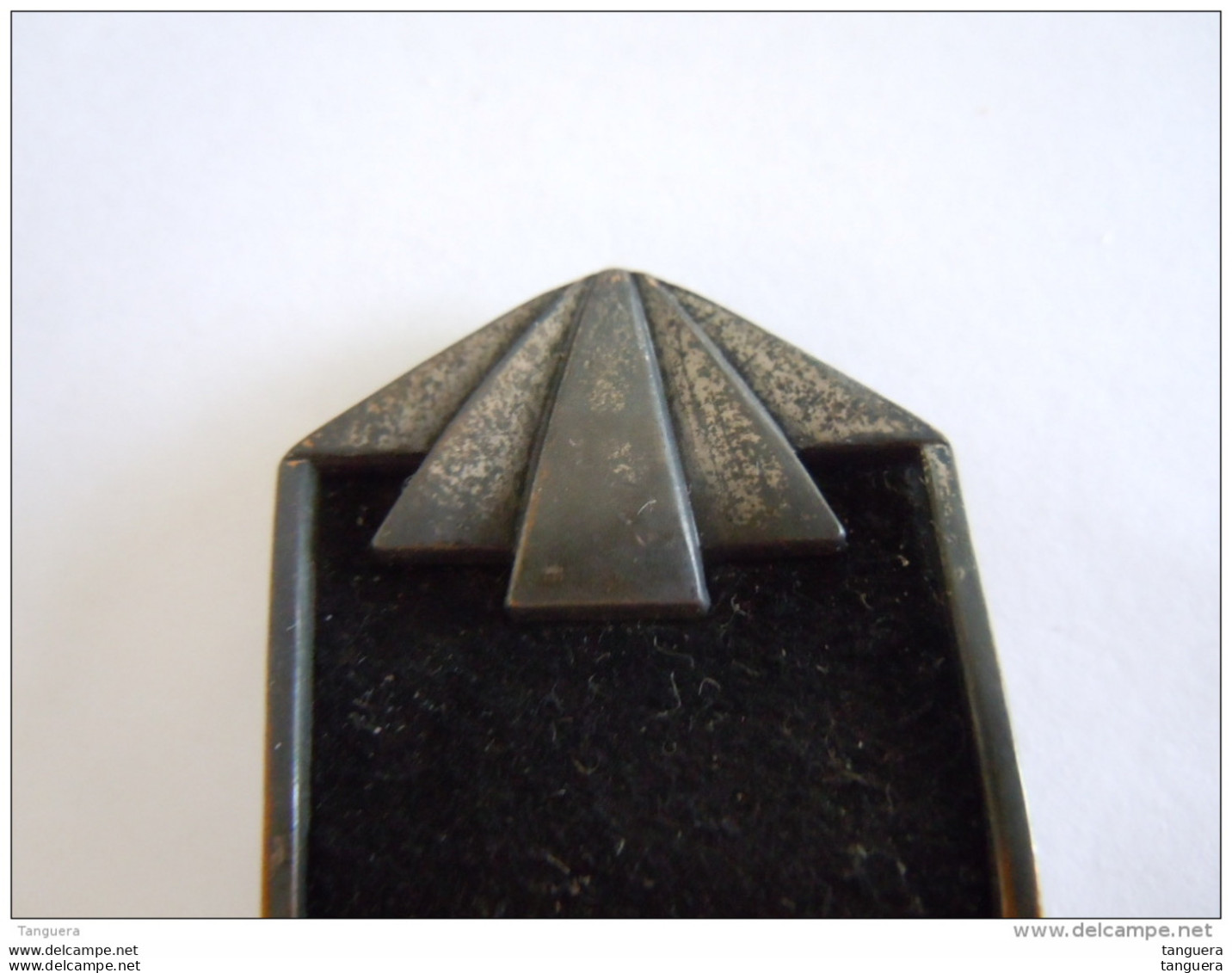 Gesp Of Versiering Handtas Of Schoen Art Deco Suede Metal Boucle De Ceinture Ou Décoration De Sac Ou Soulier 5 X 2,8 Cm - Belts & Buckles