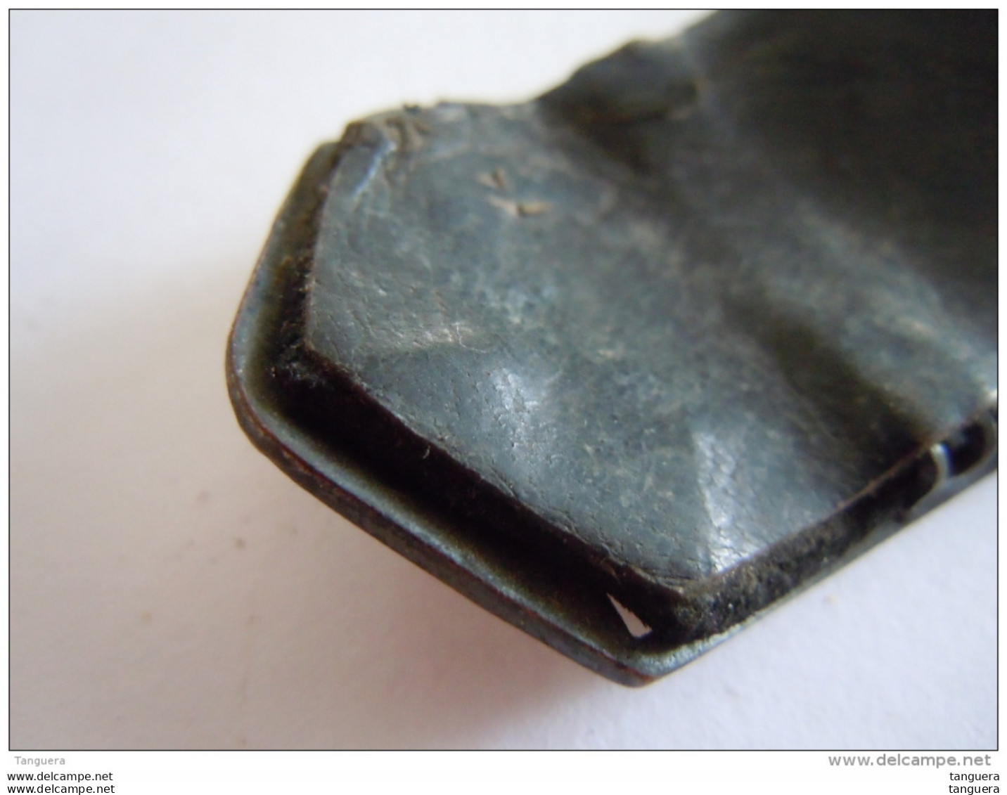 Gesp of versiering handtas of schoen Art deco suede metal Boucle de ceinture ou décoration de sac ou soulier 5 x 2,8 cm