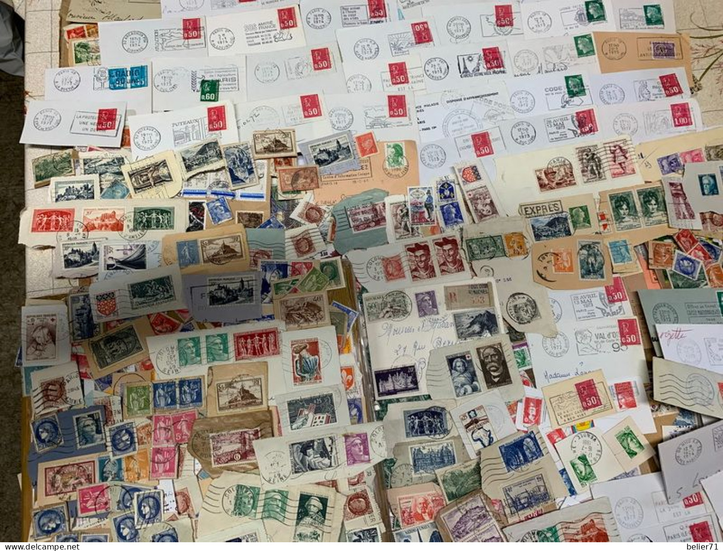 Vrac de timbres de France, toutes périodes décollés ou sur fragments